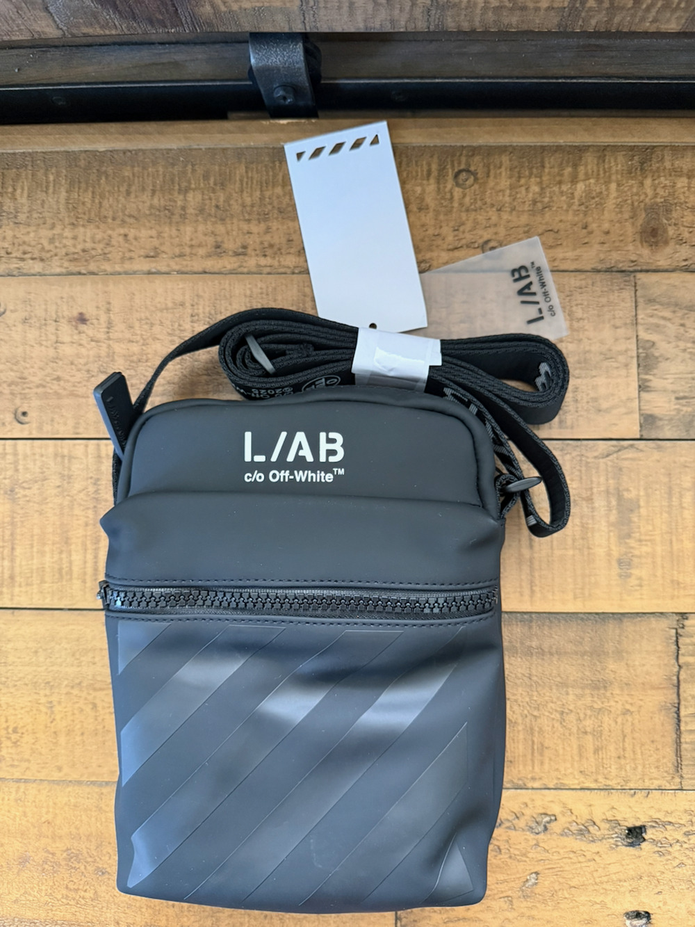 L/AB C/o Off-White Crossbody Bag Mens Small Black Daybreaker Pouch Zip Strap